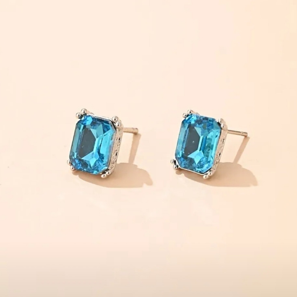 🎀925 Baguette Topaz Studs - Picture 2 of 5